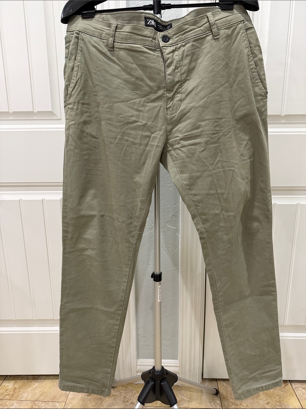 Zara Men Olive Slim Straight Chinos